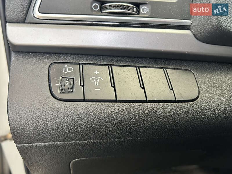 Седан Hyundai Elantra 2016 в Одессе