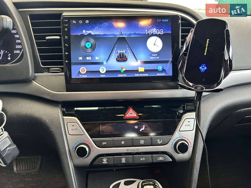 Седан Hyundai Elantra 2016 в Одессе