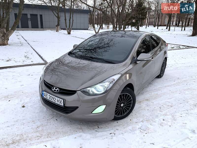 Седан Hyundai Elantra 2013 в Кривом Роге
