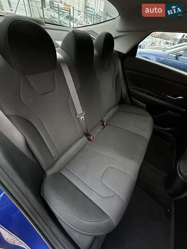 Седан Hyundai Elantra 2022 в Сумах