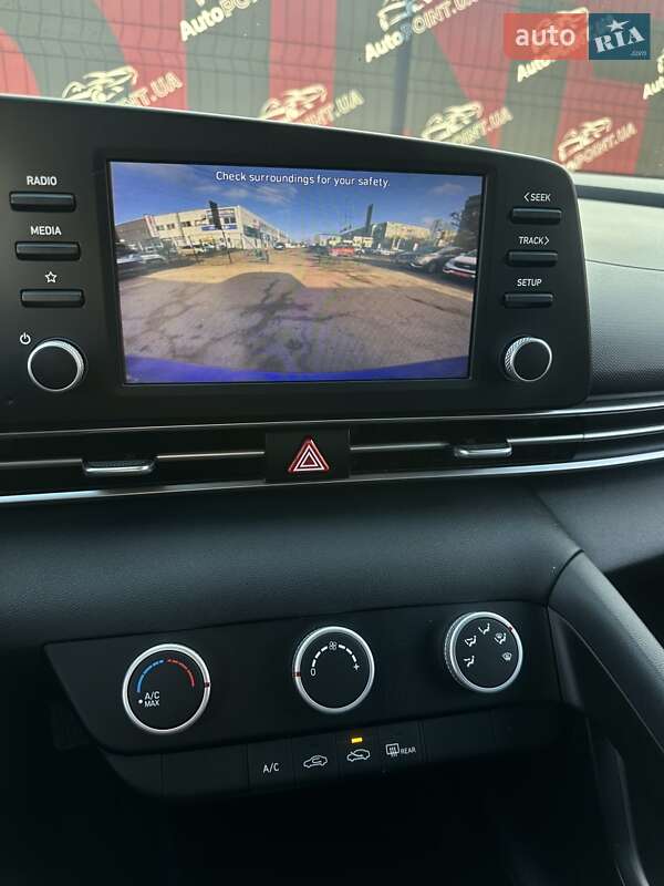 Седан Hyundai Elantra 2022 в Сумах