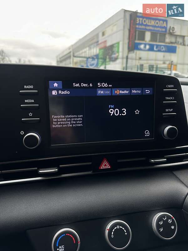 Седан Hyundai Elantra 2022 в Сумах