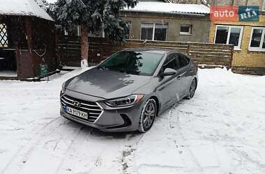 Седан Hyundai Elantra 2018 в Киеве