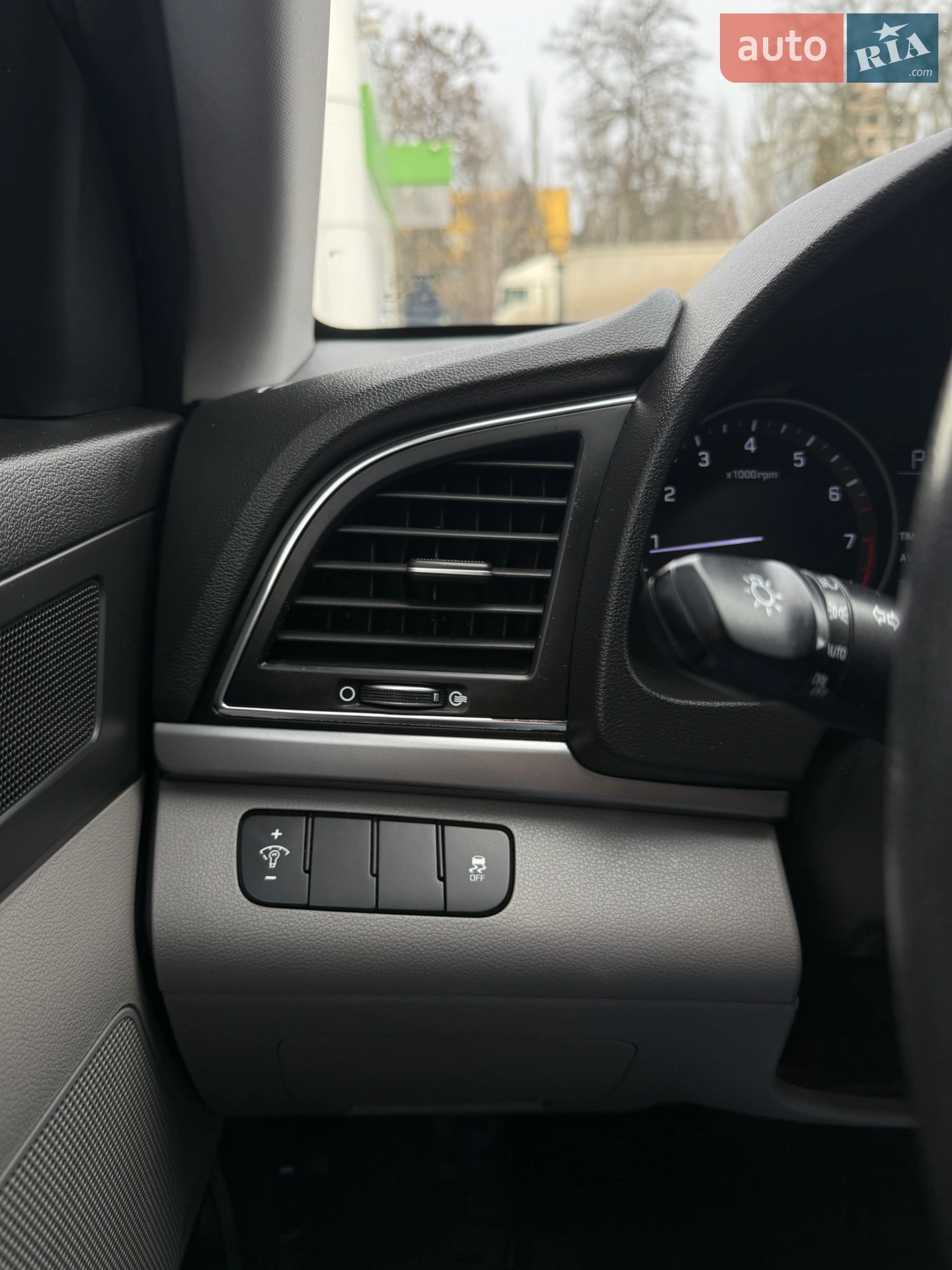 2017 Hyundai Elantra - мініатюра 11