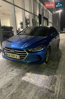 Седан Hyundai Elantra 2016 в Киеве
