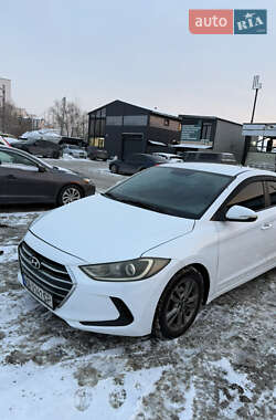 Седан Hyundai Elantra 2016 в Киеве