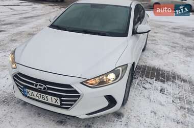 Седан Hyundai Elantra 2017 в Киеве