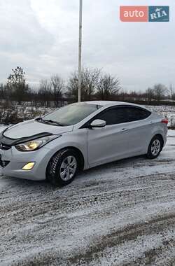 Седан Hyundai Elantra 2011 в Семеновке