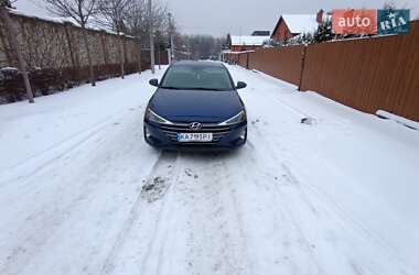 Седан Hyundai Elantra 2019 в Києві