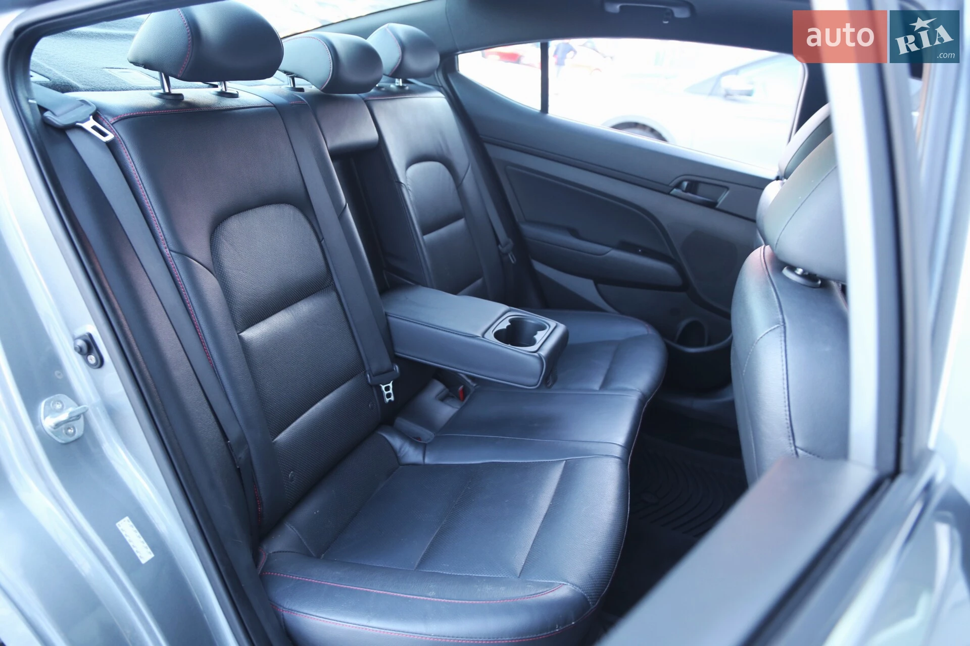2016 Hyundai Elantra - мініатюра 11