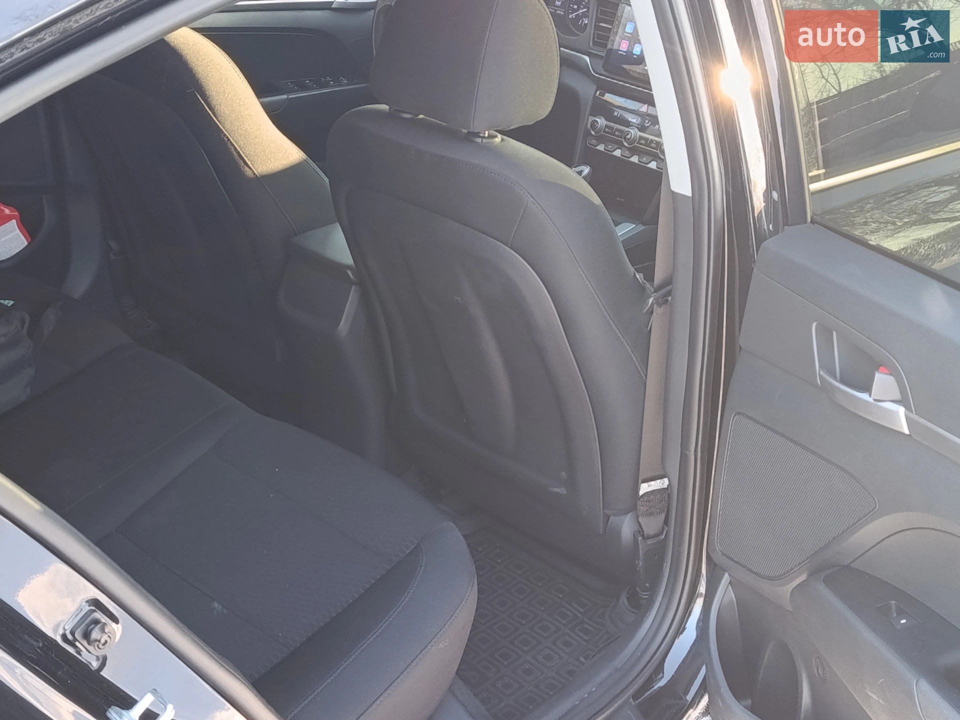 2019 Hyundai Elantra - мініатюра 11