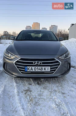 Седан Hyundai Elantra 2018 в Киеве
