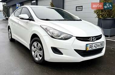 Седан Hyundai Elantra 2014 в Днепре