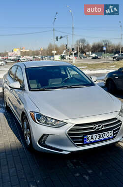 Седан Hyundai Elantra 2017 в Киеве