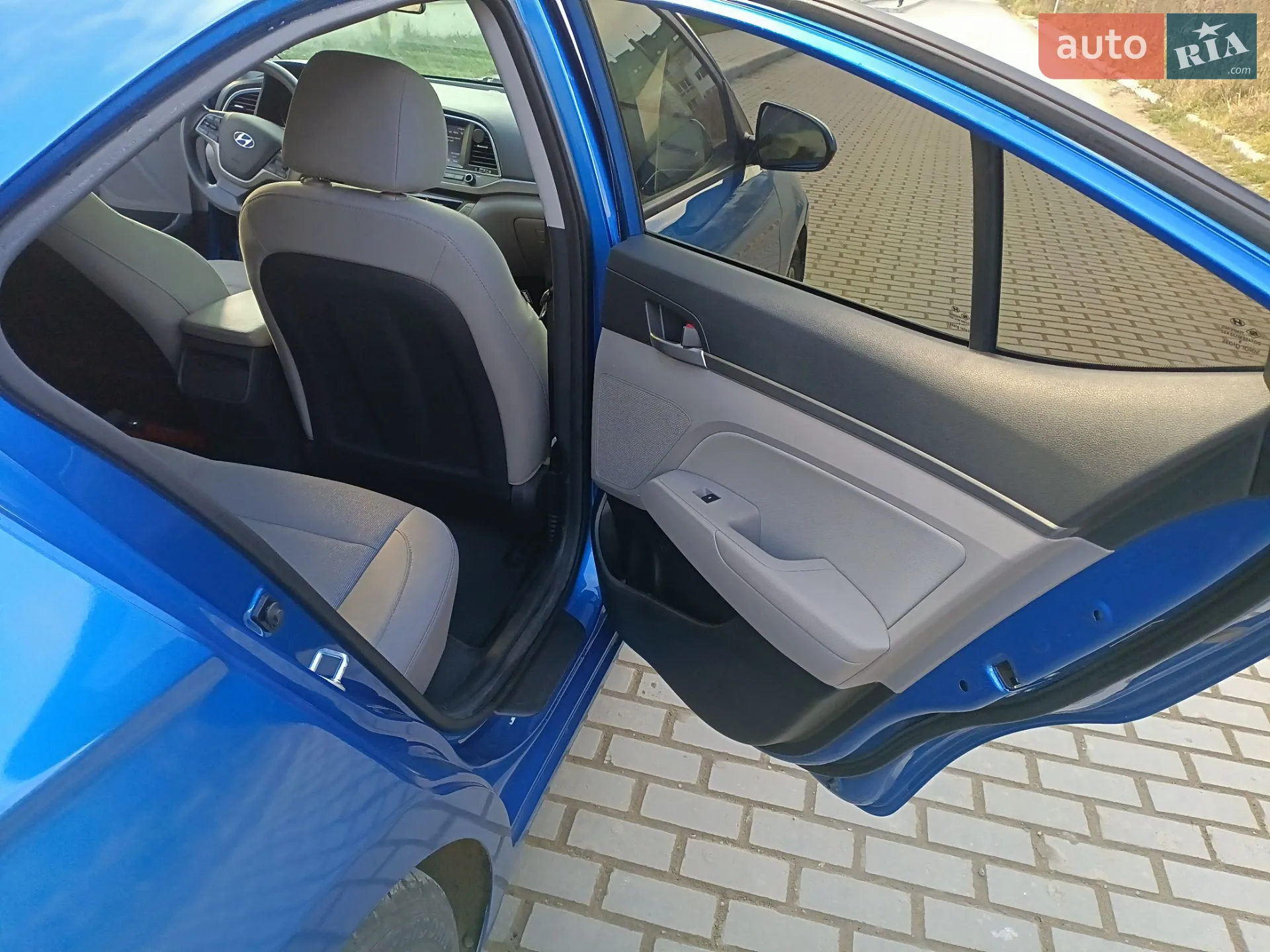 2016 Hyundai Elantra - мініатюра 7