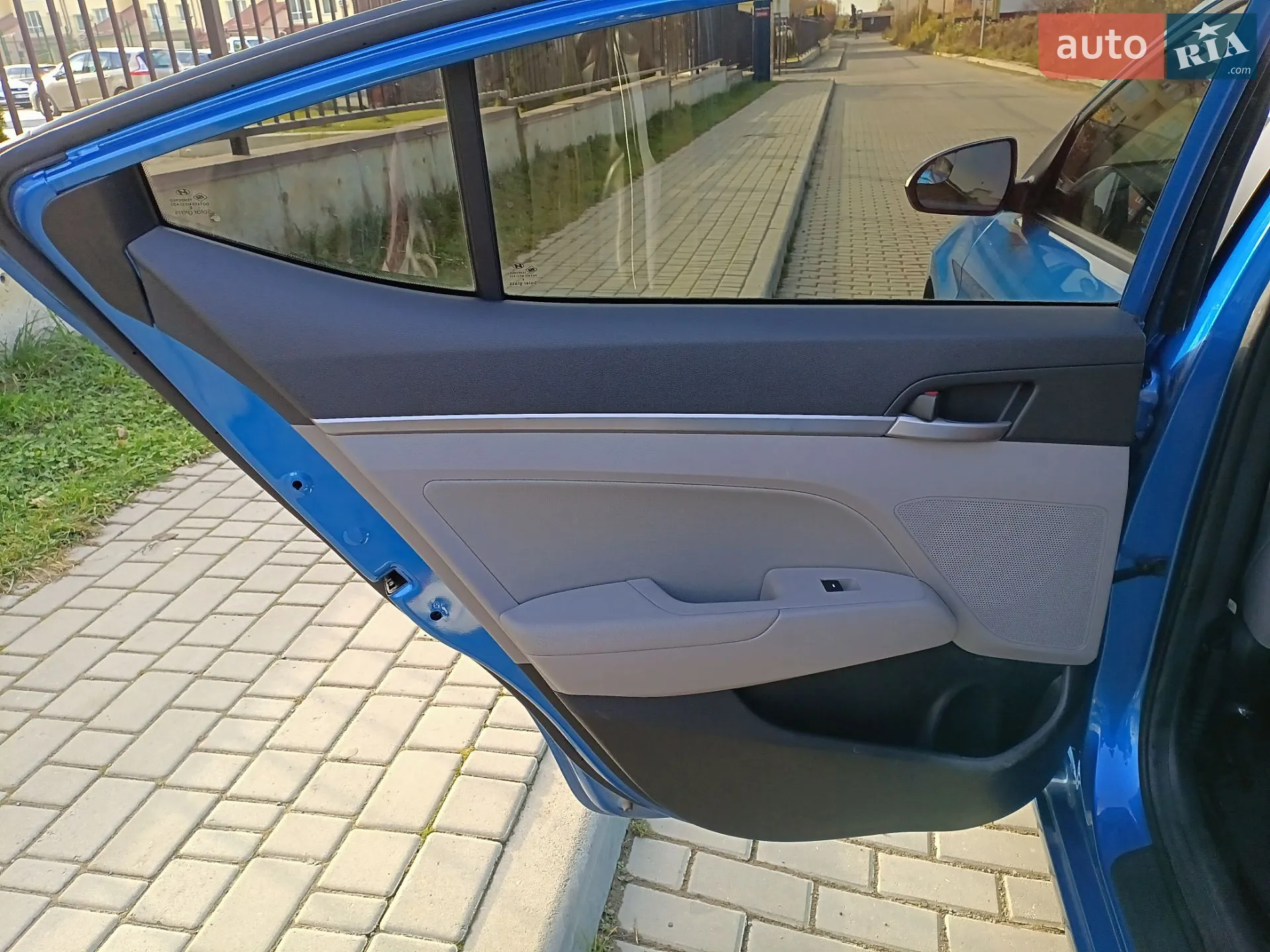 2016 Hyundai Elantra - мініатюра 10