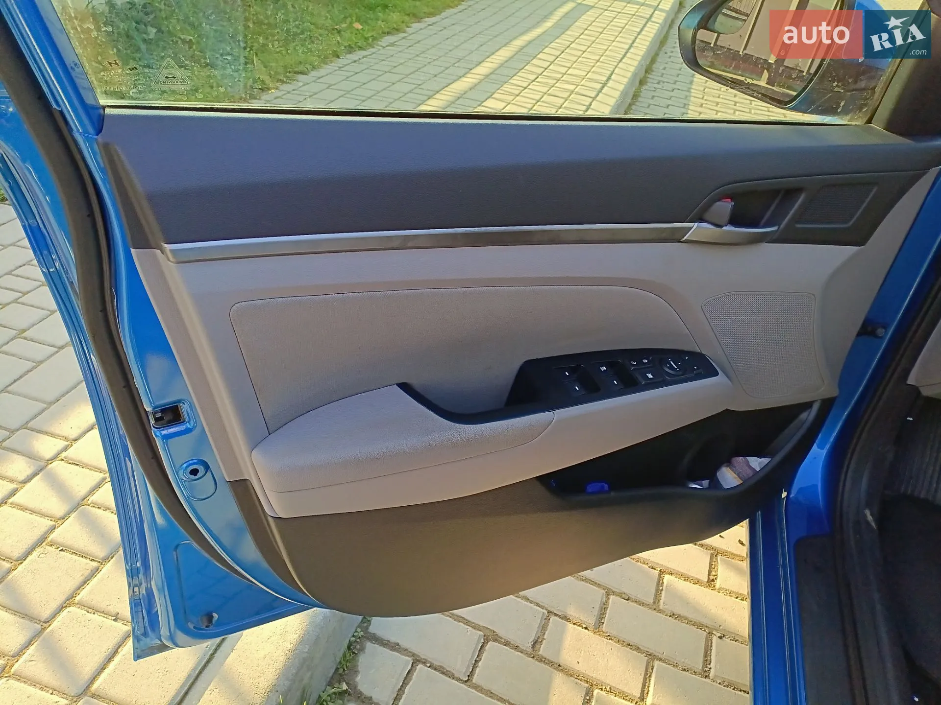 2016 Hyundai Elantra - мініатюра 15