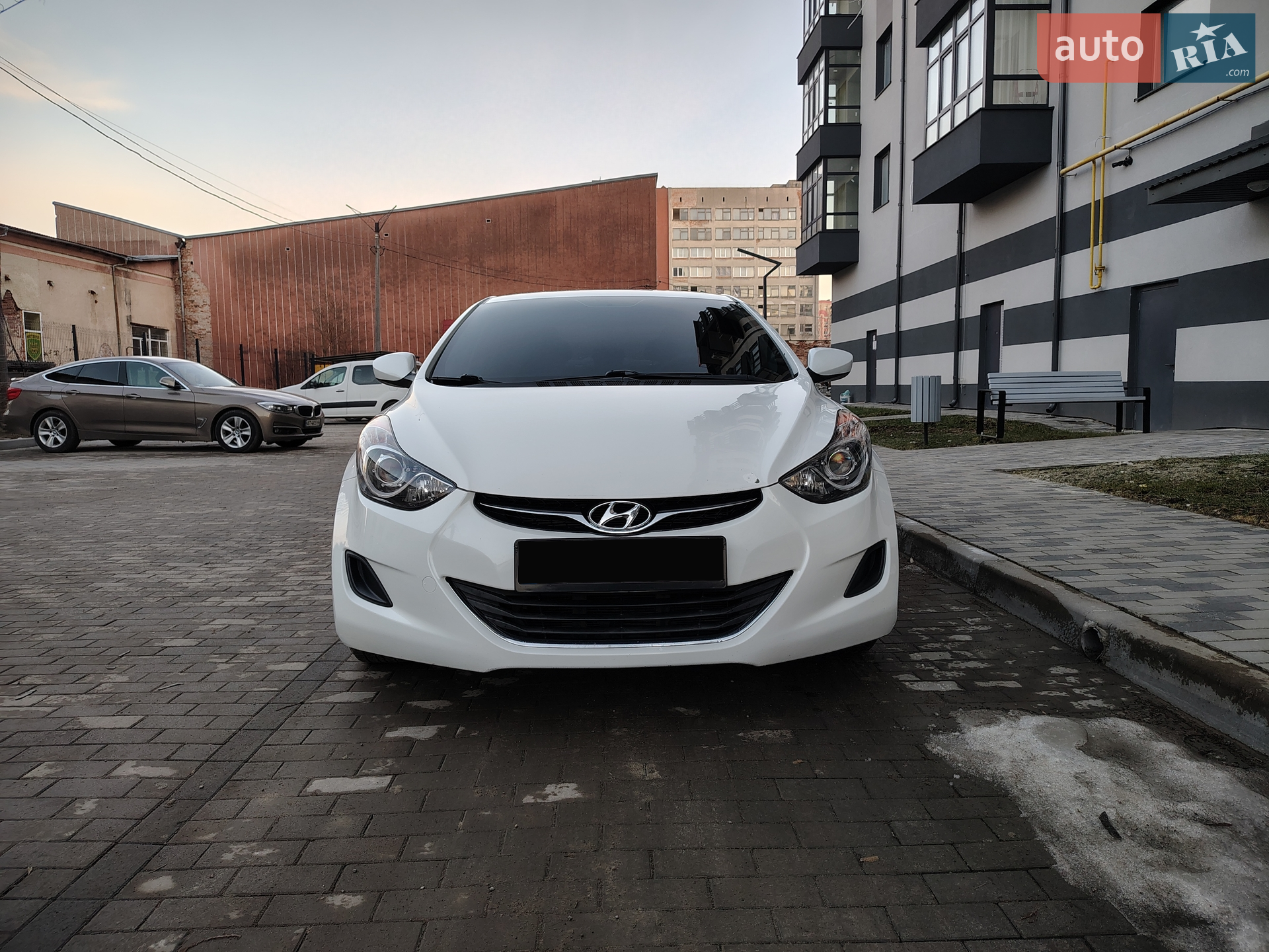 2013 Hyundai Elantra - мініатюра 3