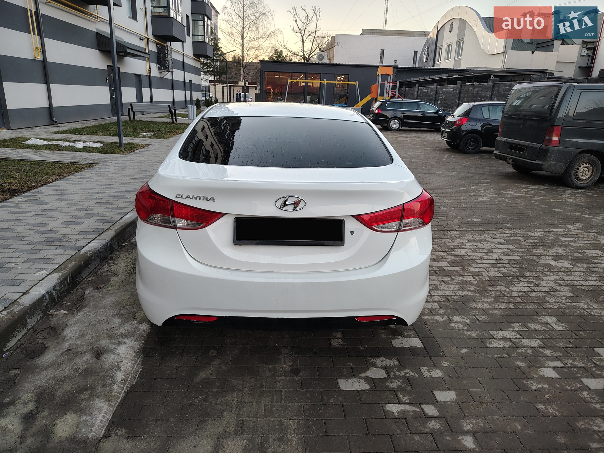 2013 Hyundai Elantra - мініатюра 8