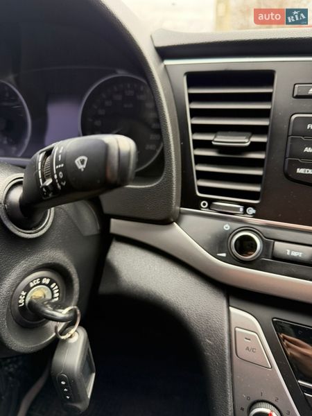Седан Hyundai Elantra 2017 в Полтаве