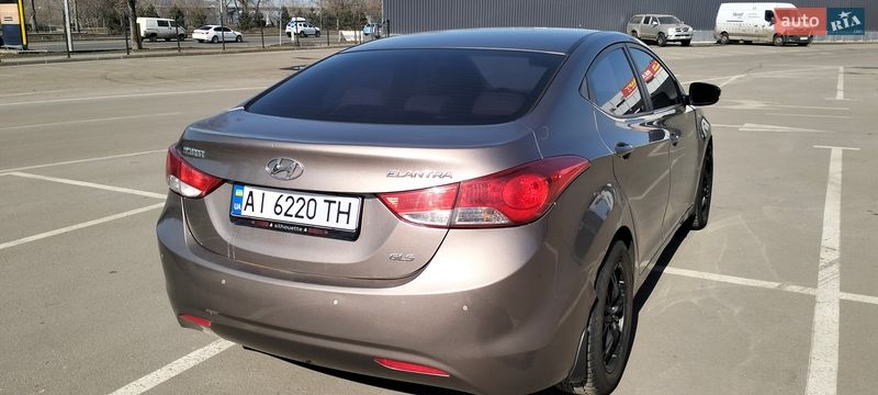 Седан Hyundai Elantra 2012 в Киеве