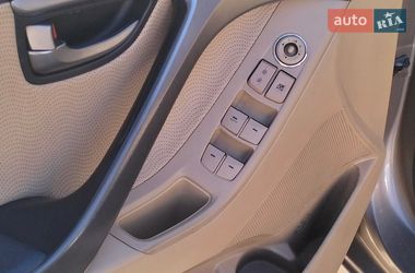 Седан Hyundai Elantra 2012 в Киеве