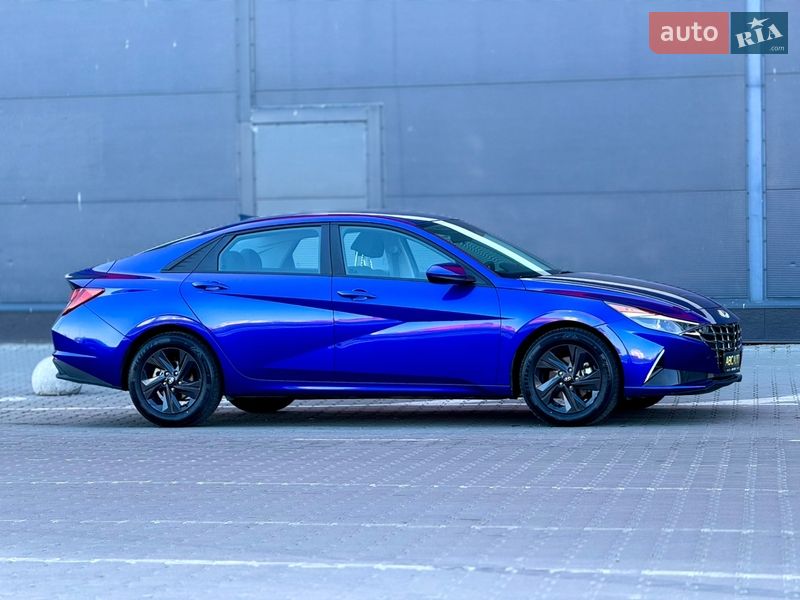 Hyundai Elantra 2023