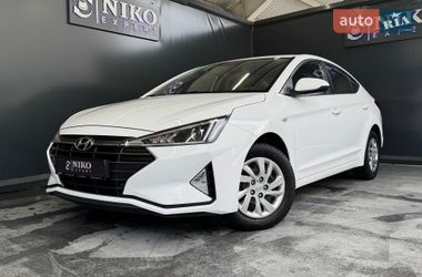 Седан Hyundai Elantra 2020 в Киеве