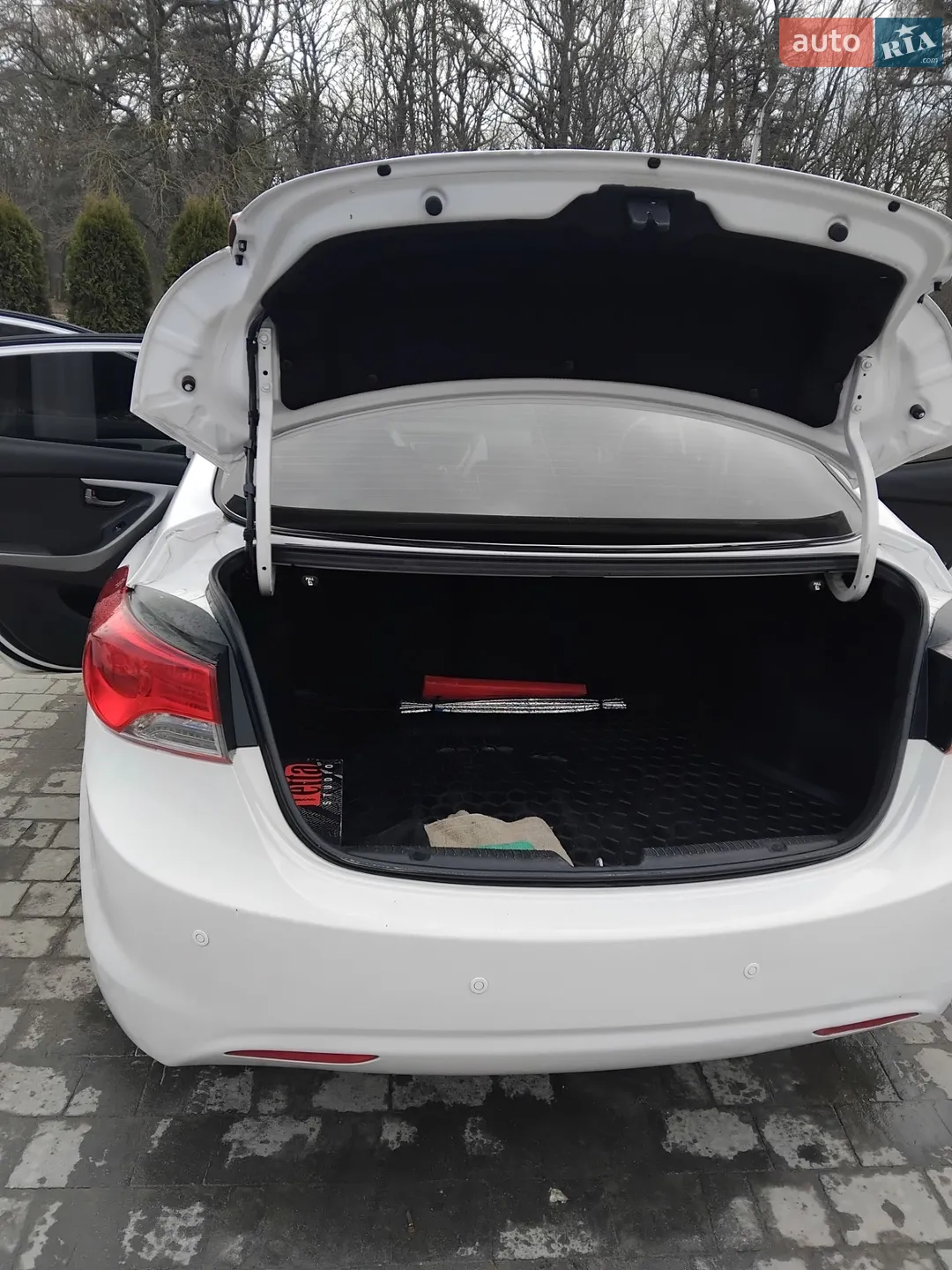2013 Hyundai Elantra - мініатюра 3