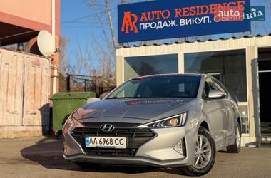 Седан Hyundai Elantra 2019 в Києві
