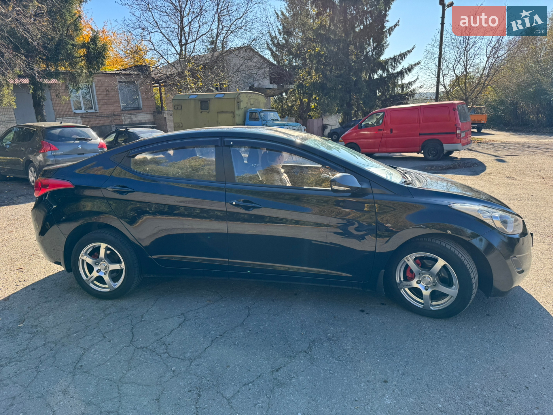 2011 Hyundai Elantra - мініатюра 3