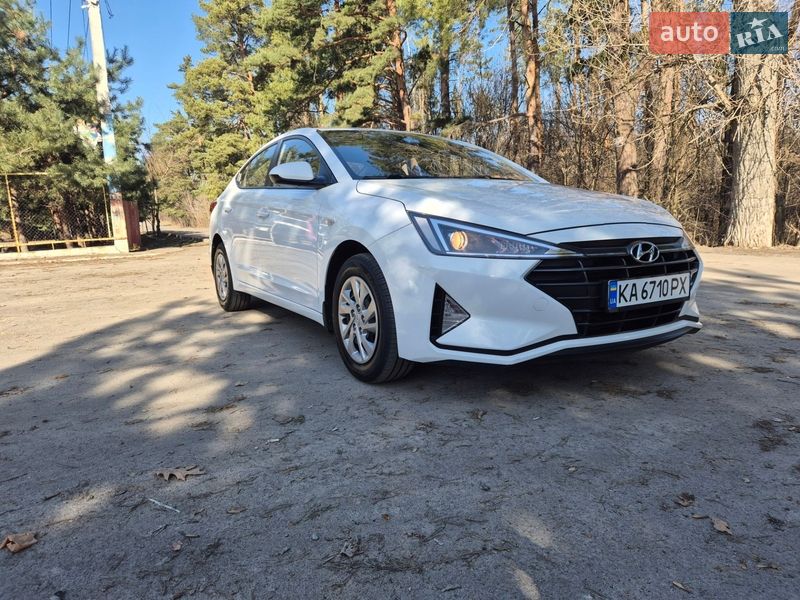 Седан Hyundai Elantra 2020 в Киеве