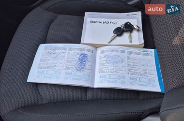 Седан Hyundai Elantra 2020 в Киеве