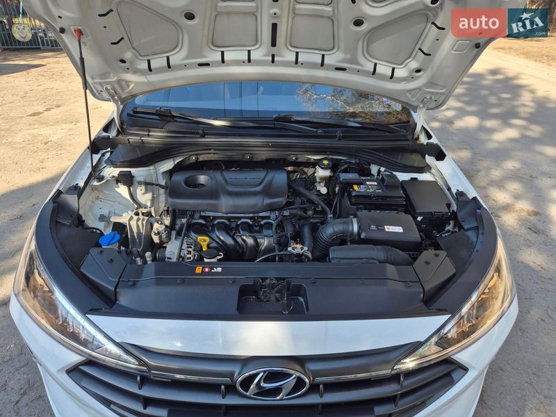 Седан Hyundai Elantra 2020 в Киеве