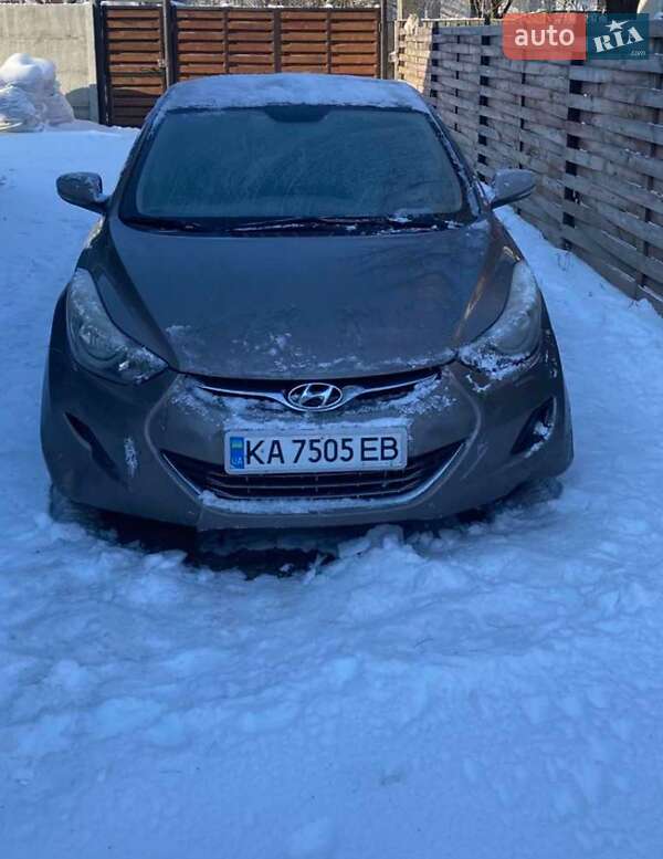 Hyundai Elantra 2013