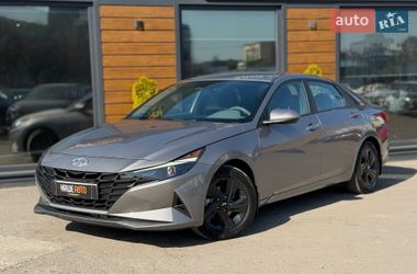Седан Hyundai Elantra 2023 в Шептицькому