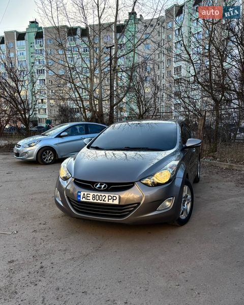 Hyundai Elantra 2012
