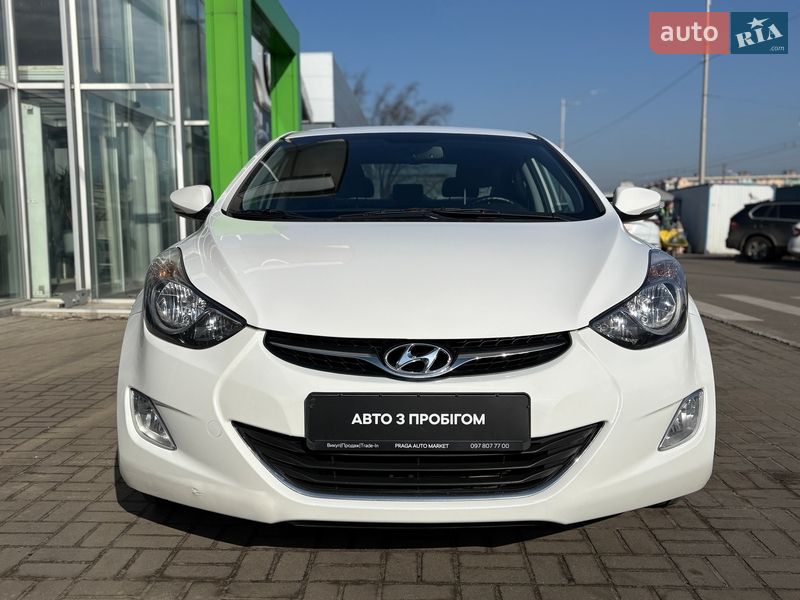 Седан Hyundai Elantra 2012 в Киеве