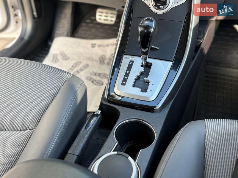 Седан Hyundai Elantra 2012 в Киеве