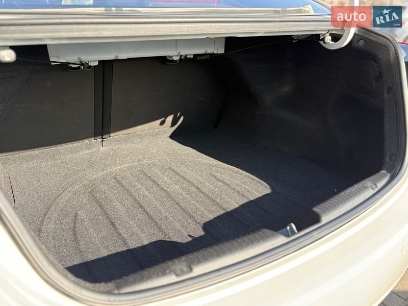 Седан Hyundai Elantra 2012 в Киеве