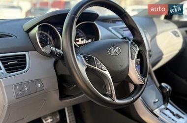 Седан Hyundai Elantra 2012 в Киеве