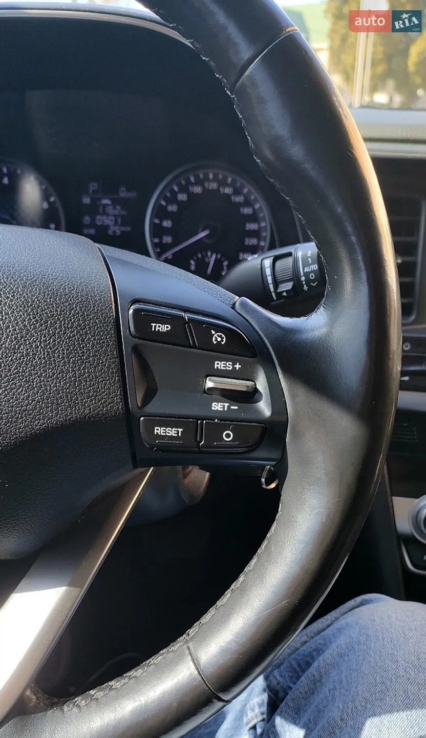 2019 Hyundai Elantra - мініатюра 19