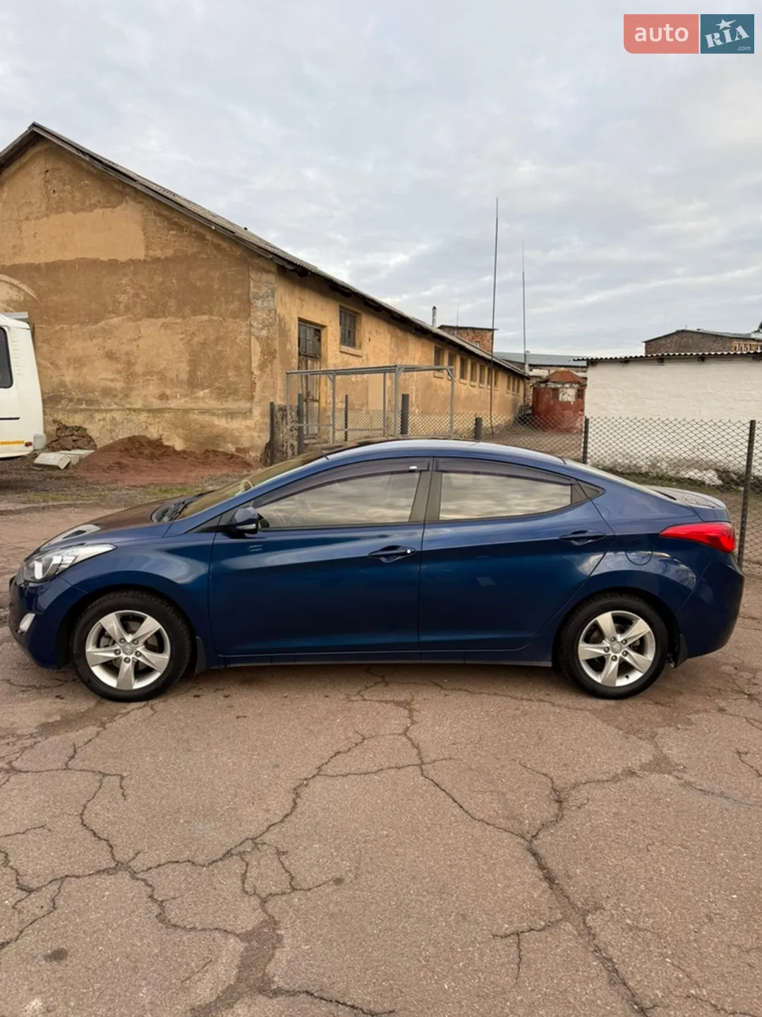 2013 Hyundai Elantra - мініатюра 12