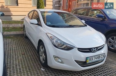 Седан Hyundai Elantra 2013 в Львове