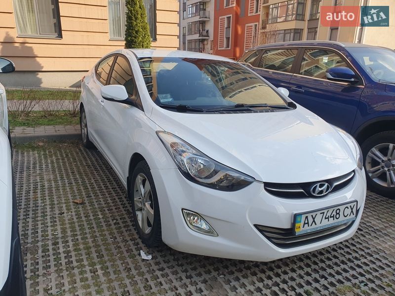 Hyundai Elantra 2013