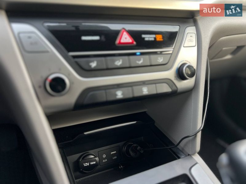 Седан Hyundai Elantra 2018 в Стрые