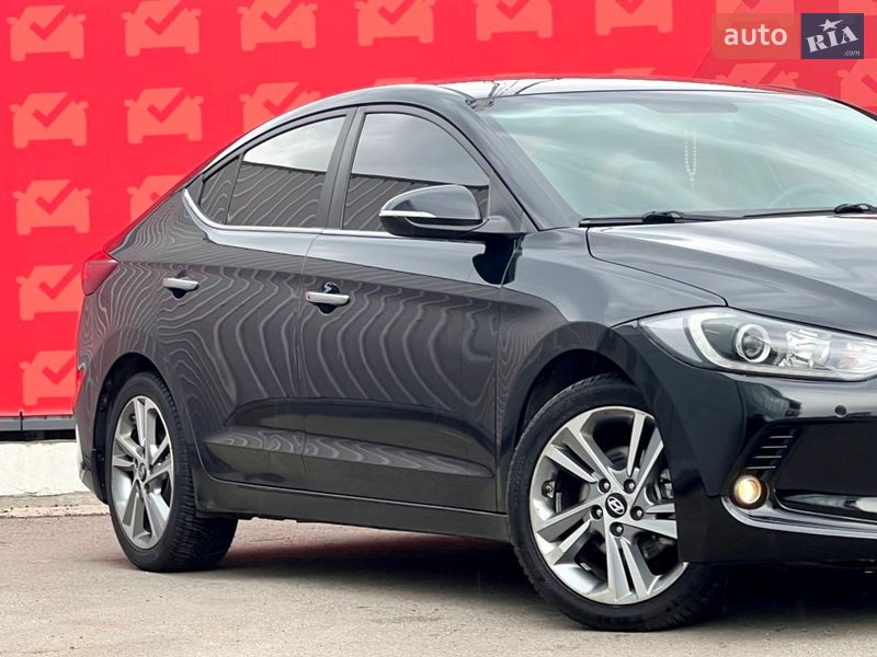 Седан Hyundai Elantra 2016 в Киеве