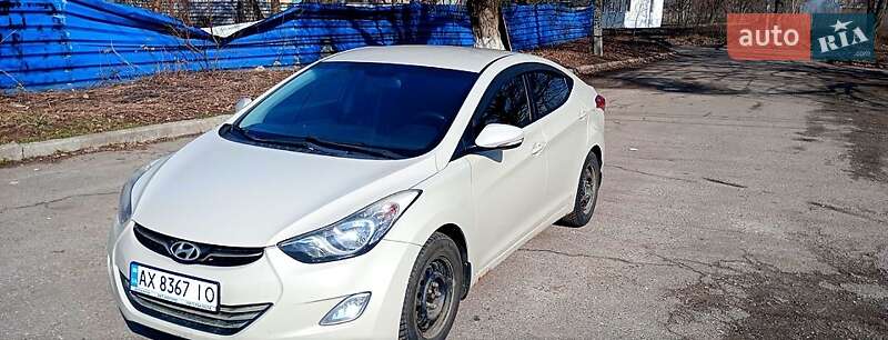 Hyundai Elantra 2011
