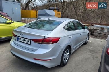 Седан Hyundai Elantra 2017 в Киеве