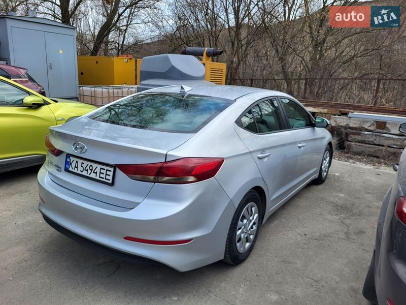 Hyundai Elantra 2017